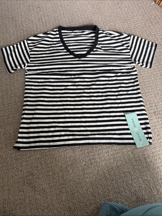 move mama Tops - Black & White Striped V-Neck Short Sleeve - Maternity with zippers for nursing